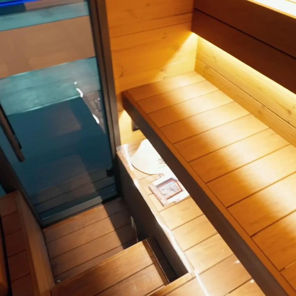 Customizable Modern Large Outdoor Dry Steam Sauna Room Solid Hemlock Wood 4-6 People Capacity for Villa Garden Use